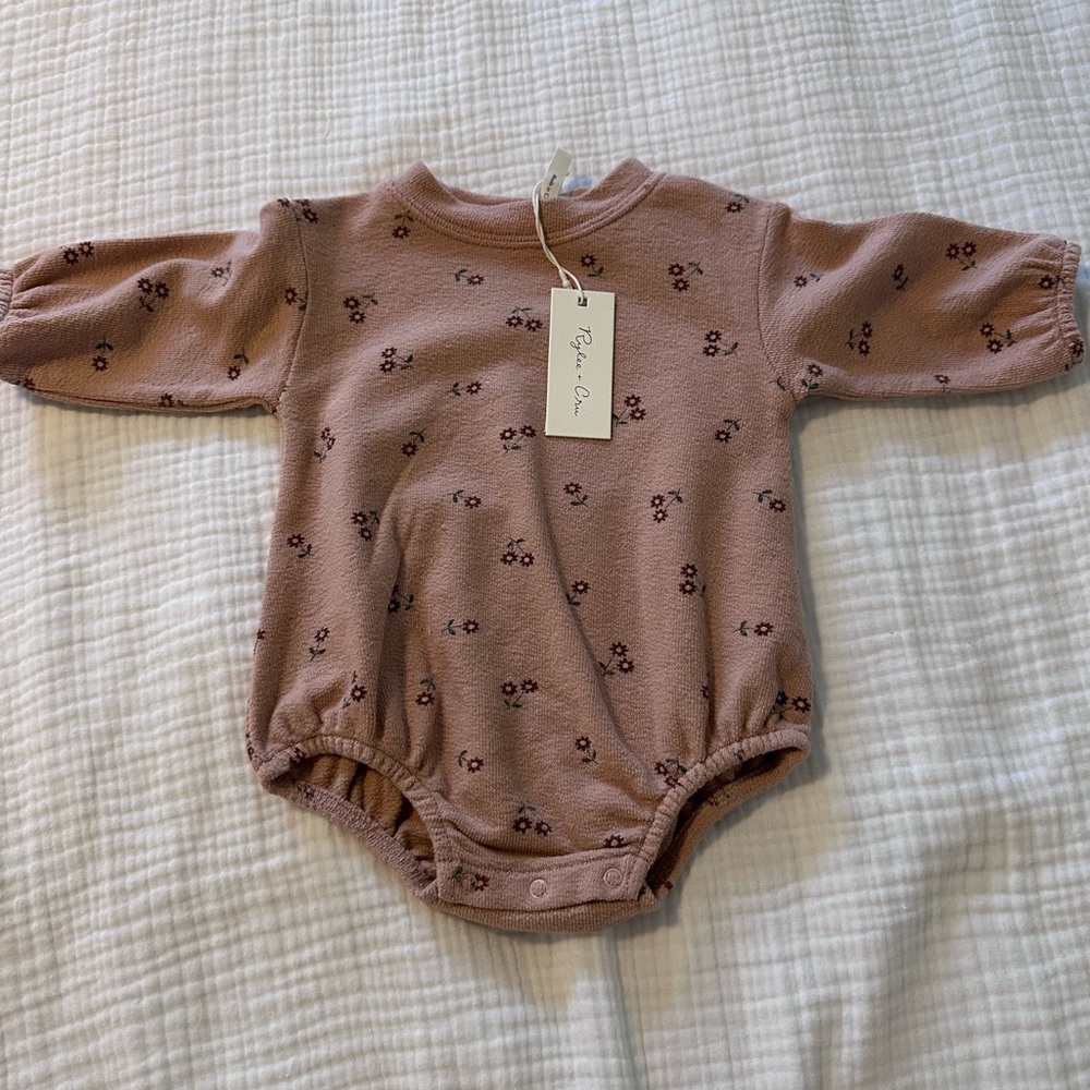 Rylee + Cru 	
Spongey Knit Romper || Blossom - 0-3M